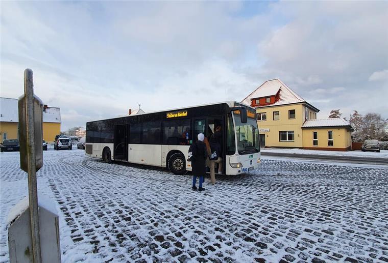 Volle Busse: Eltern kritisieren Schülertransport im Cuxland Spieka Schülerverkehr