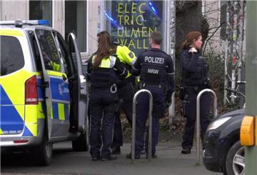  Polizisten und Retungskräfte sind im Einsatz. 