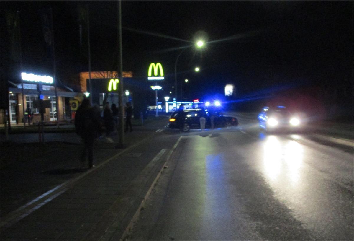 Vor dem McDonalds in der Stresemannstraße ereignete sich der Unfall.