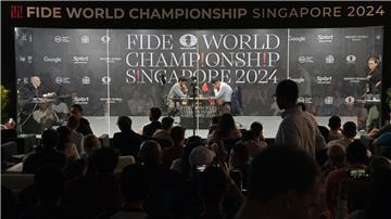 Vor den letzten vier Partien steht es weiter unentschieden bei der Schach-WM.