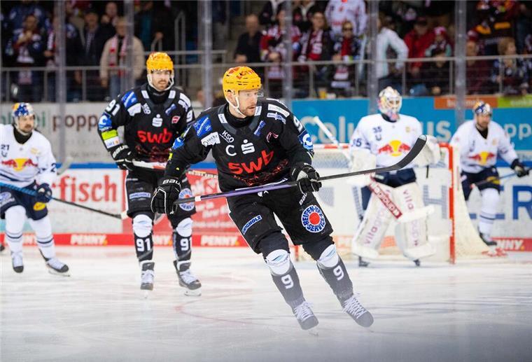 Vor einem Jahr war München noch der große Favorit. In diesem Jahr sind die Pinguins um Kapitän Jan Urbas jedoch mehr als ein ebenbürtiger Gegner.