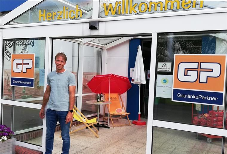 Vor fast 15 Jahren hat Thomas Harzmann den Getränkeabholmarkt an der Großensieler Straße eröffnet. Am Sonnabend ist der letzte Verkaufstag.