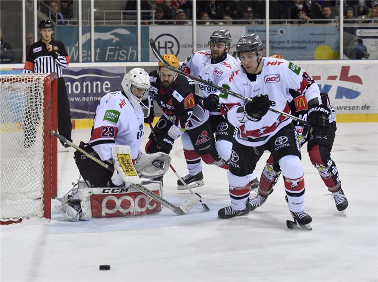 Vor fast genau einem Jahr feierten die Fischtown Pinguins in der DEL einen 6:0-Kantersieg gegen die Kölner Haie. 