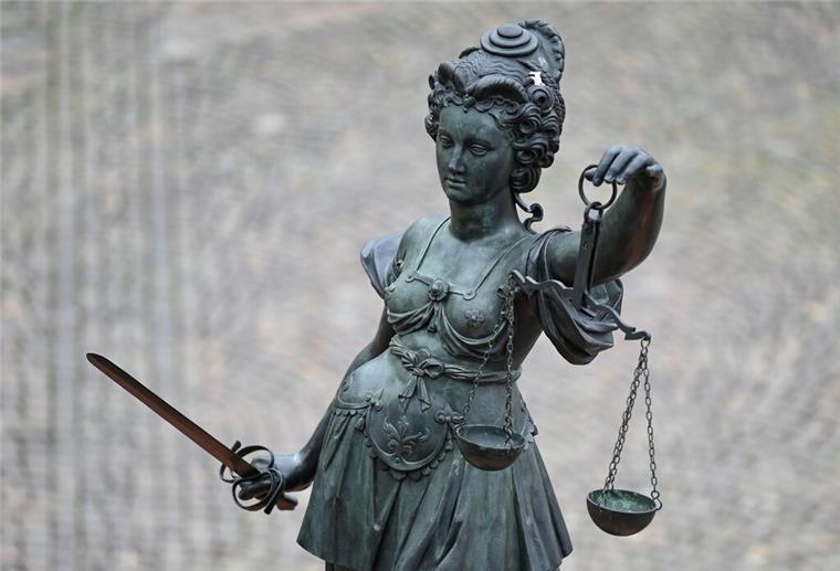Vergewaltigung und Mord: 38-Jähriger aus Brake gesteht Vor Gericht hat ein Braker eine Vergewaltigung und einen Mord gestanden.