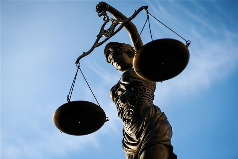 Raubüberfall: Angeklagte aus Brake sind unschuldig Vor Gericht stellte sich die Unschuld der Männer heraus.