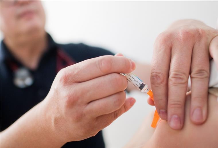 Bund und Länder beraten über Impfungen für Kinder Voraussichtlich am Freitag entscheidet die EMA über die Biontech/Pfizer-Zulassunug für Kinder.