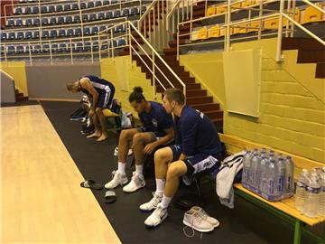 Vorbereitung für das Training mit Adrian Breitlauch (rechts) und Michael Kessens...