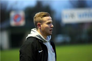 Während des Spiels ist Yannick Viol vollkommen fokussiert auf das Agieren seiner Mannschaft. Seit vier Jahren ist er Coach – und jetzt schon in der U17-Regionalliga angekommen.