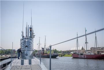 Während des Werftaufenthaltes wurde der Turm der „Wilhelm Bauer“ so rekonstruiert, wie er ursprünglich einmal ausgesehen hat. Unter anderem mussten Türen versetzt sowie Decks eingebaut werden. Auch die Antennenanlage entspricht nun dem Original.