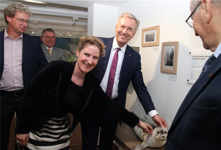 Nationalparkhaus in Butjadingen: Frühere Leiterin hat jetzt Job in Bayern Während ihrer Zeit in Fedderwardersiel konnte Dr. Felicitas Demann unter anderem Altbundespräsident Christian Wulff im Museum willkommen heißen.
