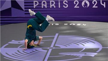 Während ihres Aiftritts bei den Olympischen Spielen wälzte sich Gunn auf dem Boden oder hüpfte wie ein Känguru.