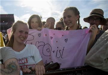 Wahre Fans haben auch immer eine Nachricht parat. Foto: Leuschner