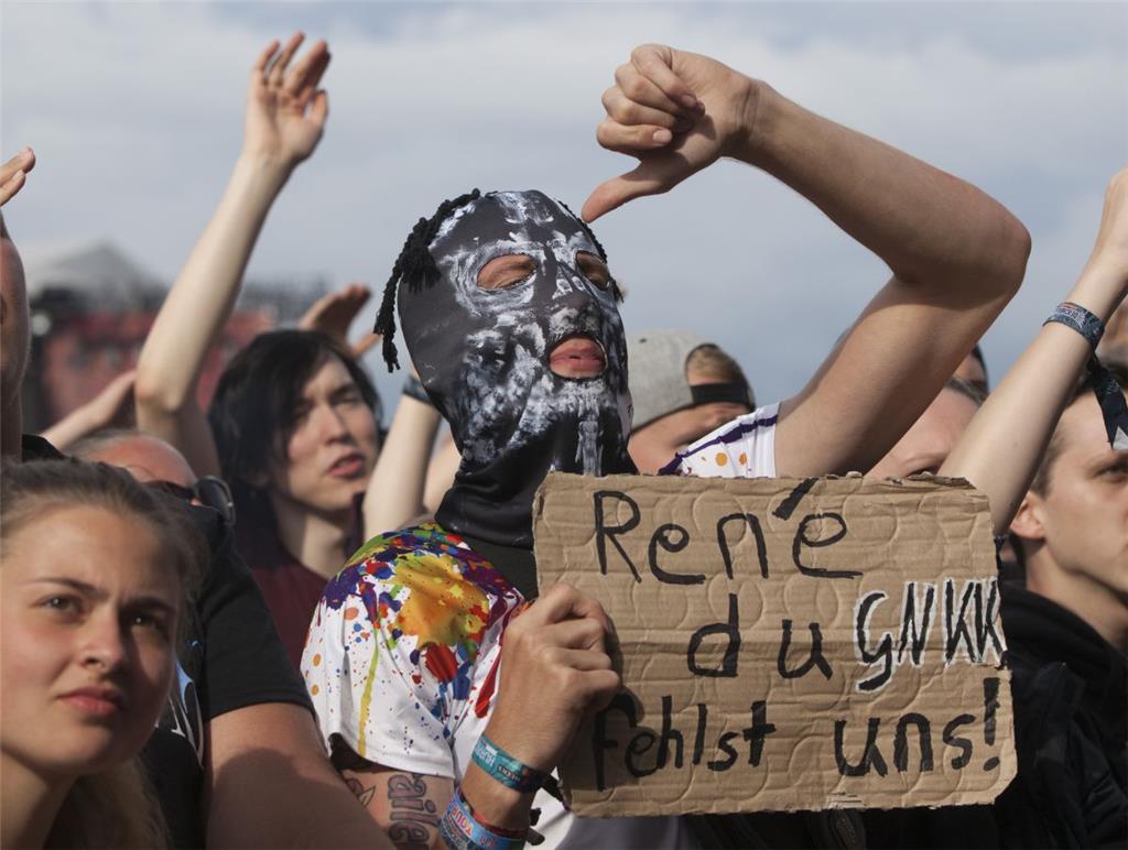 Wahre Fans von Genetikk haben auch die Maske. Foto: Leuschner