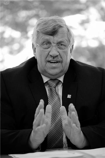 Walter Lübcke (CDU), Regierungspräsident von Kassel, wurde umgebracht. 


