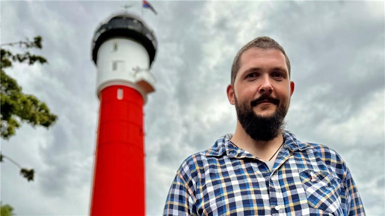 Neuer Leuchtturmwärter auf Wangerooge traut bald Paare Wangerooges neuer Leuchtturmwärter, Daniel Jochheim, möchte bald freie Trauungen in dem Inselwahrzeichen anbieten. (Archivbild)