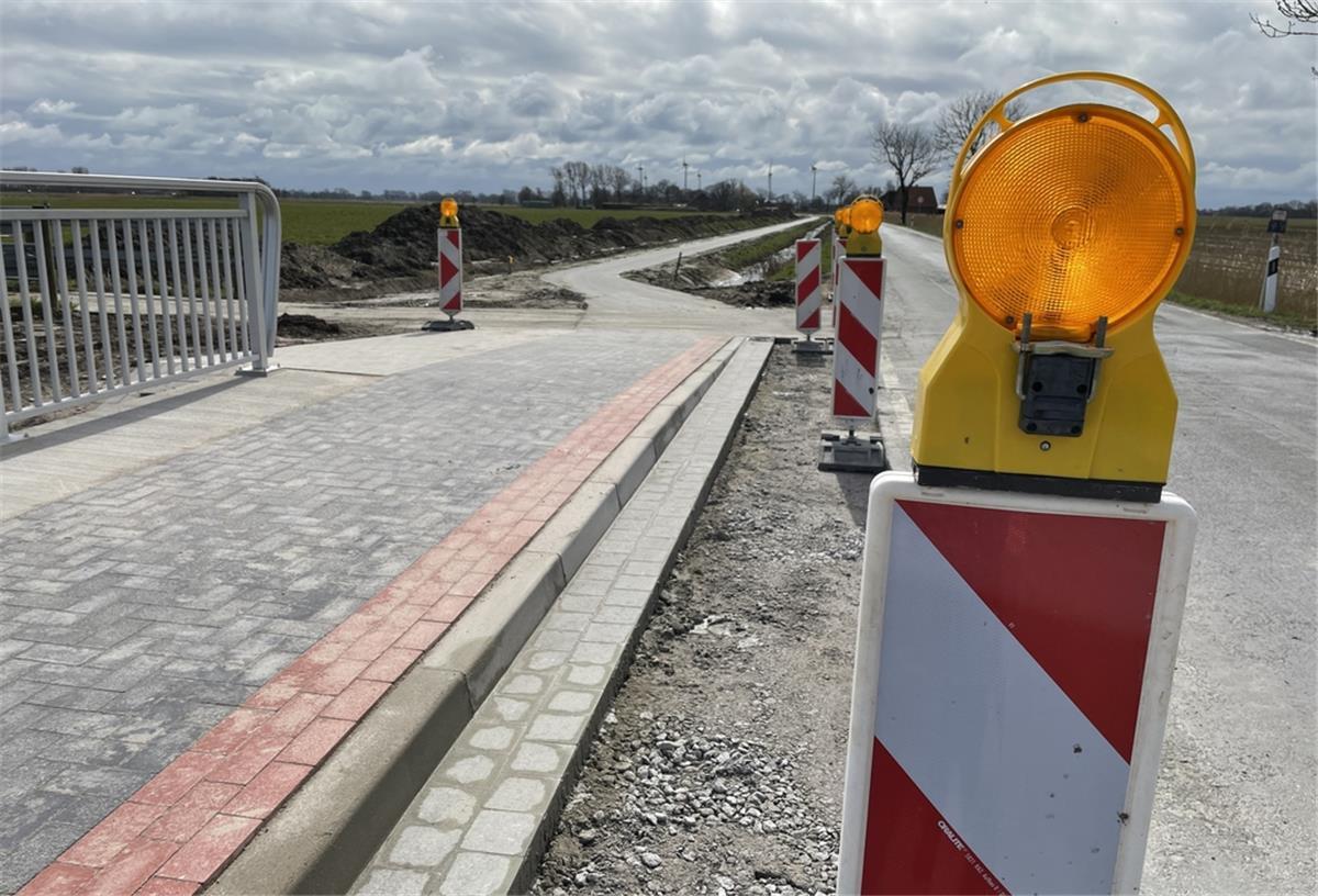 Wann der Radweg endlich freigegeben werden kann, ist offen. Die Landesbehörde für Straßenbau und Verkehr hofft auf den Sommer.