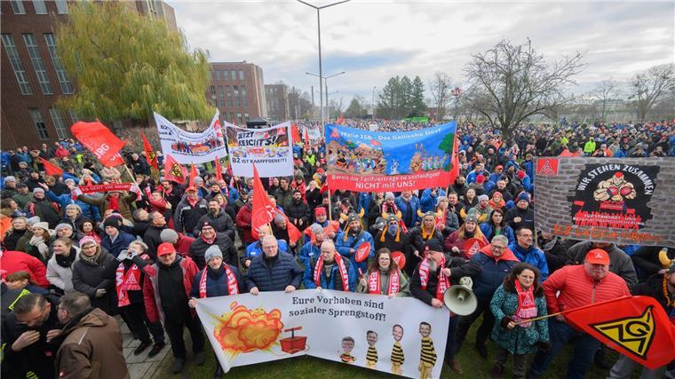 Warnstreik im Wolfsburger Stammwerk: Bei Volkswagen ist es der größte Ausstand seit Jahren. 