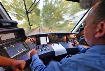 Wasserstoffzüge fahren auch durchs Cuxland. Bald sollen sie in Bremervörde betankt werden können.