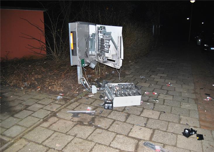 Lauter Knall in Leherheide Zigarettenautomat gesp