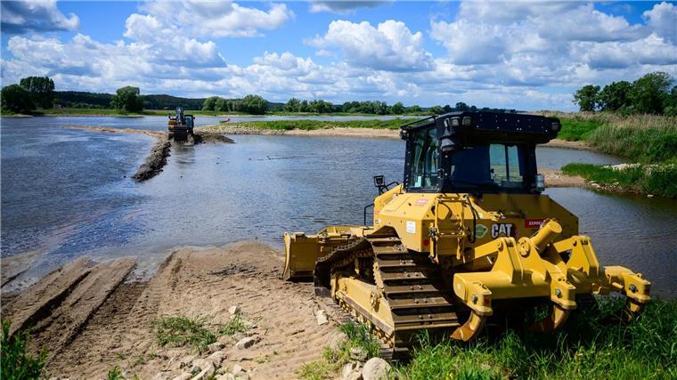 Wegen des Niedrigwassers in der Elbe pausiert eine Fähre im Landkreis Lüneburg.