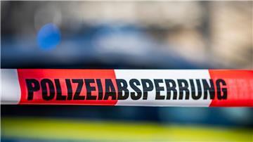 Wegen eines herrenlosen Koffers hat die Polizei einen Bereich in einem Parkhaus abgesperrt (Symbolbild).