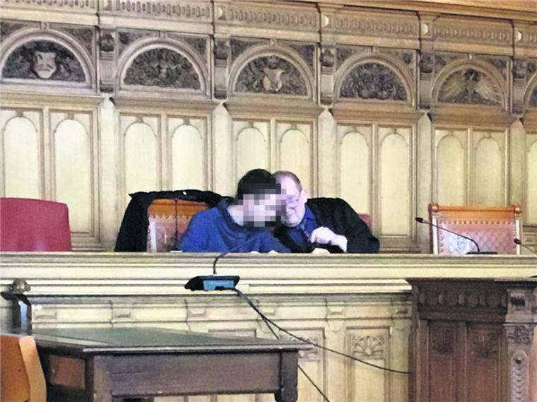 Wegen schwerer Brandstiftung muss sich ein 22-jähriger Bremerhavener seit November vor dem Landgericht Bremen verantworten. 