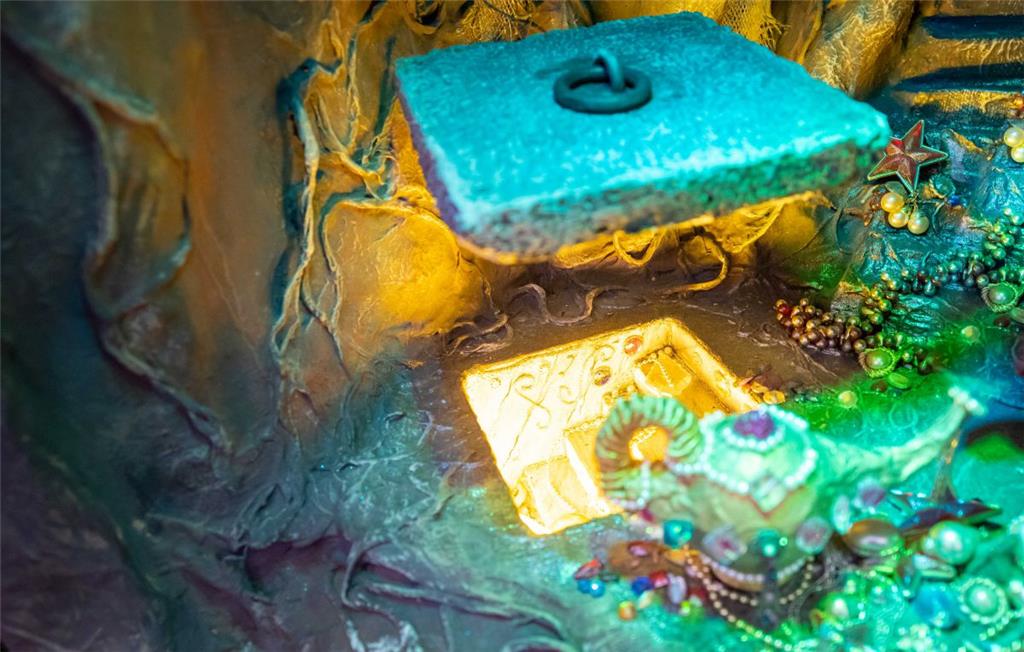 Weihnachtsmarktgeschichte: ehemalige Karstadt-Deko wird zum Hingucker in der kle...