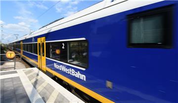 Weil auf der Strecke zwischen Bremerhaven und Bremen gebaut wird, fallen ab Montag einige Züge der Nordwestbahn aus. Sie werden durch Busse ersetzt. 