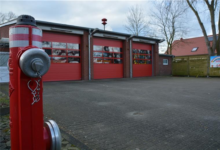 Weil das alte Feuerwehrhaus an der Bismarckstraße in Schiffdorf zu klein geworden ist, soll an der Brameler Straße ein neues Gebäude entstehen.