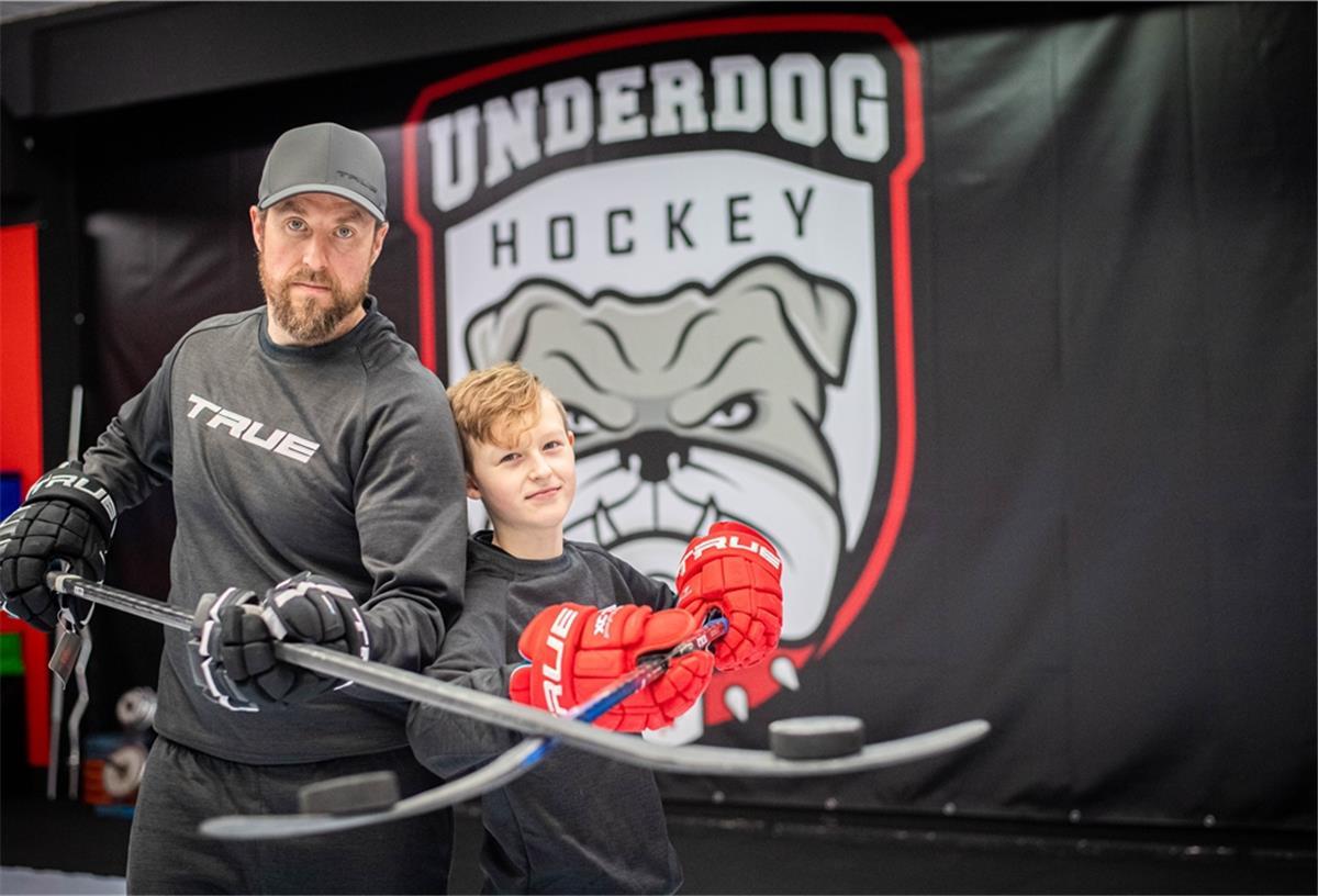 Weil in der vergangenen Saison der Spielbetrieb ausfiel, hat ein großer Teile der ersten Mannschaft in McPhersons eigens erbaute Hockey-Halle – Underdog Hockey – in Sievern trainiert.