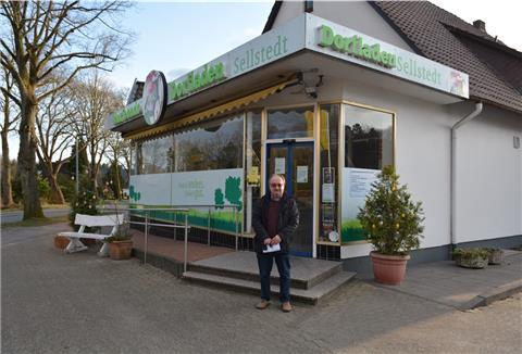 Weil Maribondo seinen Laden in Sellstedt schließen möchte, hoffte Ortsbürgermeister Ralf Wolter nun auf Tante Enso als Nachfolger.
