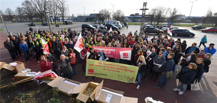 Weil rund 550 Beschäftigte des öffentlichen Dienstes zum Streik nach Bremen gefahren sind, bleiben beide Bürgerbüros, die KFZ-Zulassungs- und die Führerscheinstelle am Donnerstag in Bremerhaven geschlossen.