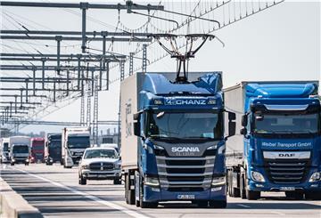 Zwei Lkw