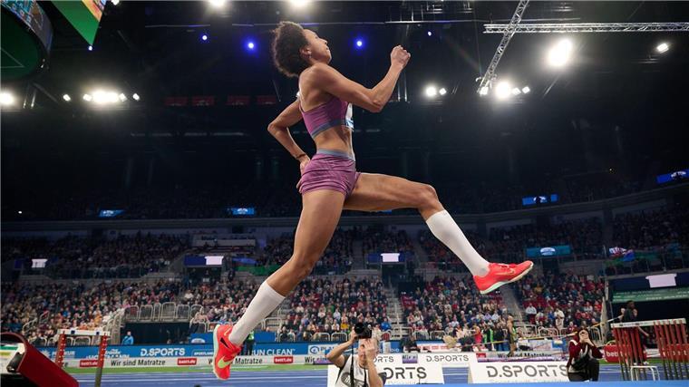 Sprint-Star Lückenkemper muss Hallensaison beenden Weitspringerin Malaika Mihambo fehlt beim Meeting in Berlin krankheitsbedingt.