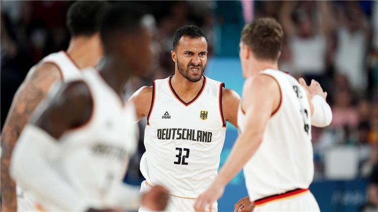 Weltmeister Johannes Thiemann führt die deutschen Basketballer als Kapitän an.
