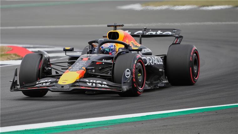 Weltmeister Max Verstappen startet in Silverstone von der Pole Position.