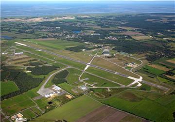 Weltraumbahnhof Nordholz: Aus Sicht von Wirtschaftsförderer Thomas Lötsch wäre die Flughafen-Infrastruktur dafür geeignet.