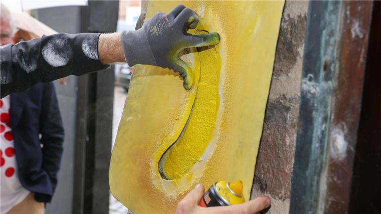 Total Banane Weltweit hat der Künstler schon 4.000 bis 5.000 Bananen gesprüht.