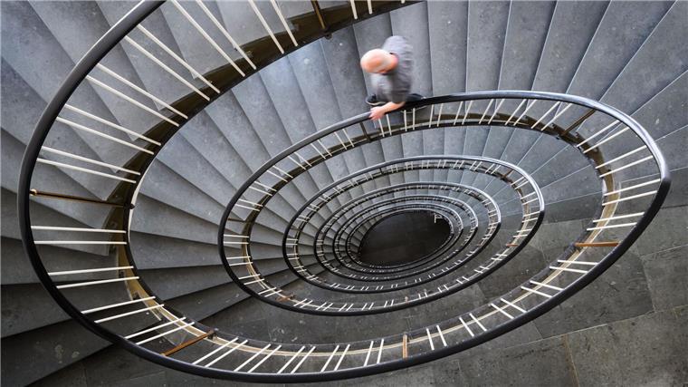 Wendeltreppe abwärts - wenn der eigene Perfektionismus für massiven Stress sorgt. (Symbolbild)