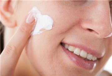 Weniger ist mehr: Skinimalism bringt Ordnung ins Beauty-Regal 