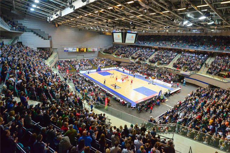 So wichtig sind die Spiele in Bremen für die Eisbären Wenn Bayern München in Bremen gegen die Eisbären spielt, strömen die Zuschauer in die ÖVB-Arena. Auch in dieser Saison läuft der Vorverkauf
ordentlich.