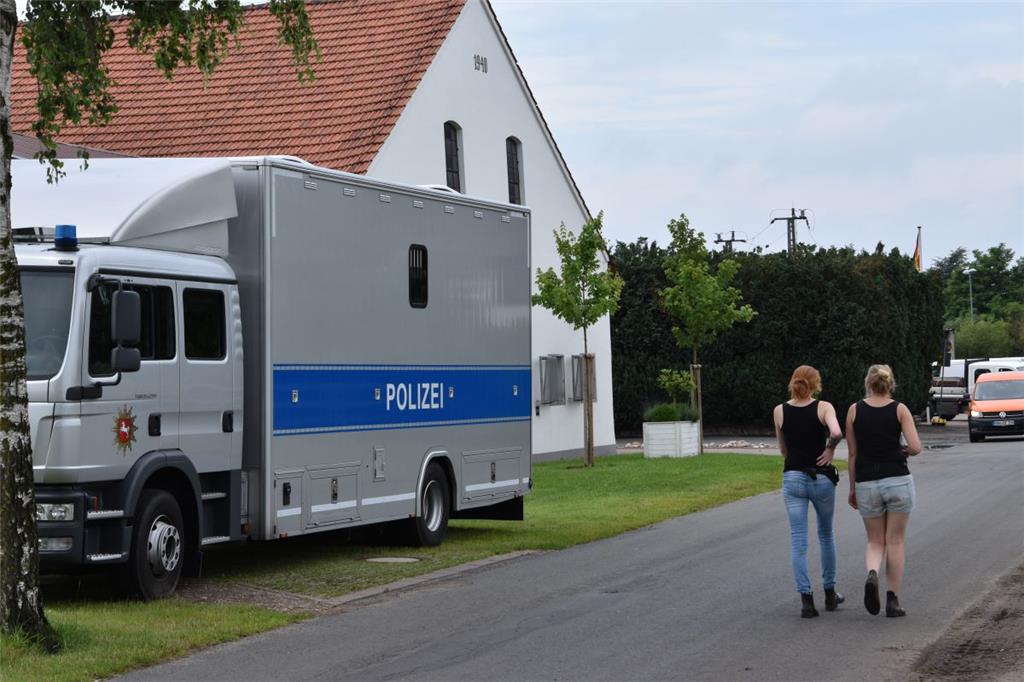 Wenn der Polizei-Lkw in Scheeßel vor der Haustür steht, dann ist wieder Hurrican...