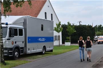 Wenn der Polizei-Lkw in Scheeßel vor der Haustür steht, dann ist wieder Hurrican...