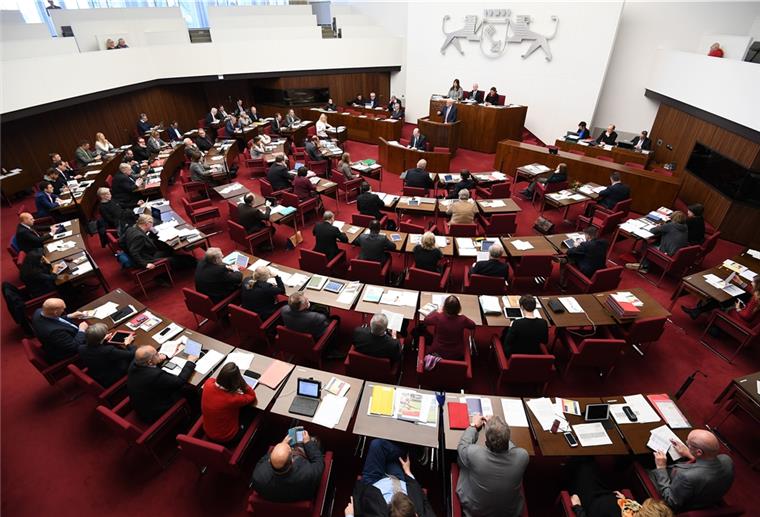 Bremer Parlament soll künftig Corona-Verordnungen bestätigen Wenn der Senat in Zukunft Corona-Rechtsverordnungen erlässt, müssen diese immer in der darauffolgenden Sitzung der Bremischen Bürgerschaft (Foto) vorgelegt und von dieser bestätigt werden.