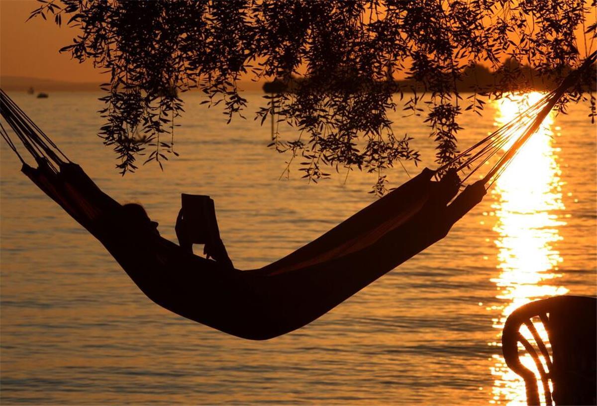 Gut vorbereitet ins Sabbatical: So gelingt die berufliche Auszeit Wenn der Urlaub nicht mehr ausreicht: Mit einem Sabbatical können sich Beschäftigte eine bewusste Auszeit vom Arbeitsleben nehmen.