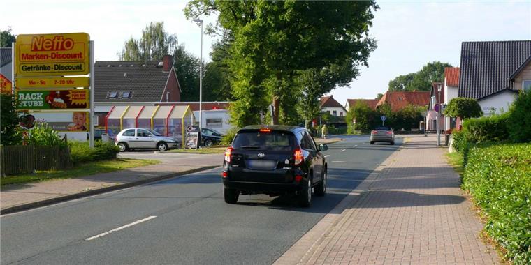 Bokeler kommen bei Ampelwunsch nicht voran Wenn in Höhe des Netto-Marktes in Bokel eine Bedarfsampel installiert würde, müsste die Gemeinde die Kosten von bis zu 25 000 Euro tragen – für eine Förderung ist der Verkehr nicht stark genug.