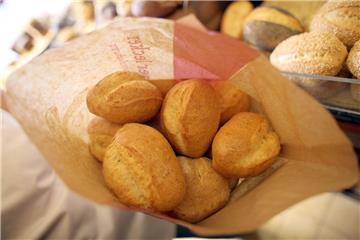 Wer am Dienstag (31. Oktober) in Bremerhaven und Umgebung seine Brötchen beim Bäcker kaufen  will, muss sich wegen des Reformationstags auf geänderte Öffnungszeiten einstellen. 
