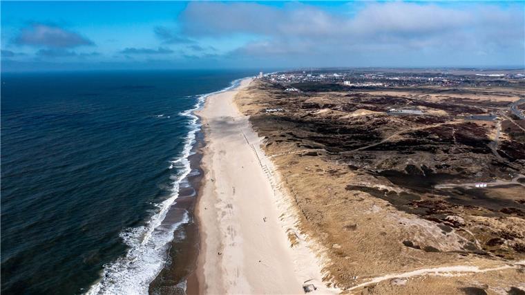 Wer auf der Nordseeinsel Sylt ein Haus kaufen möchte, muss laut dem jüngsten Küstenreport im Schnitt fast 14.600 Euro pro Quadratmeter bezahlen. (Archivbild)