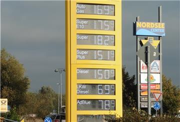 Wer Donnerstagvormittag in Nordenham tanken wollte, musste für E5 teilweise 1,82 Euro pro Liter zahlen.