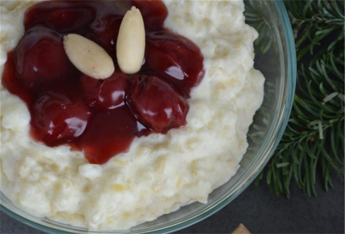 Ris a la mande – dänischer Milchreis Wer eine versteckte Mandel in seinem Milchreis findet, bekommt ein zusätzliches Geschenk.